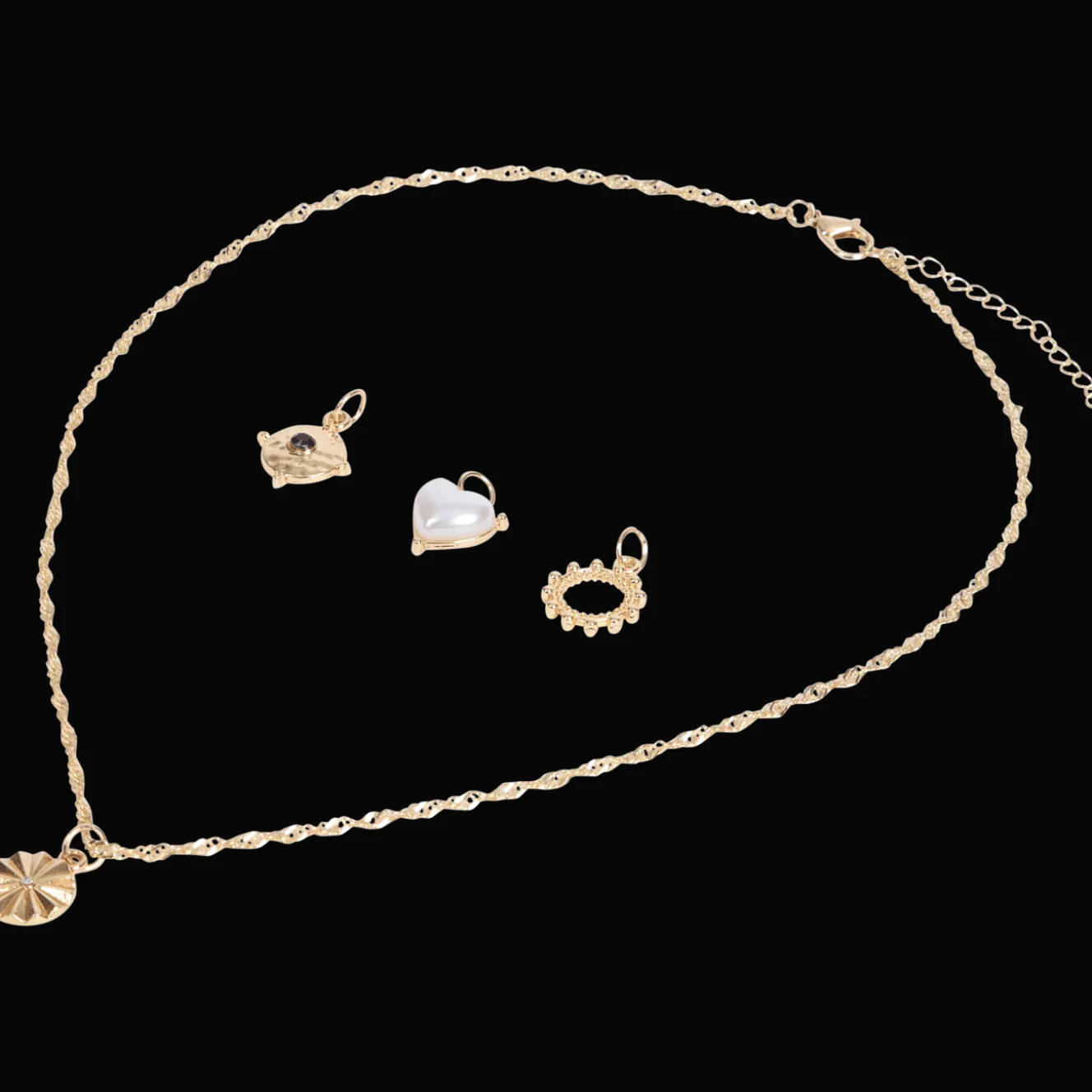 Action Uhren & Schmuck<Halskette mit austauschbaren Anhängern